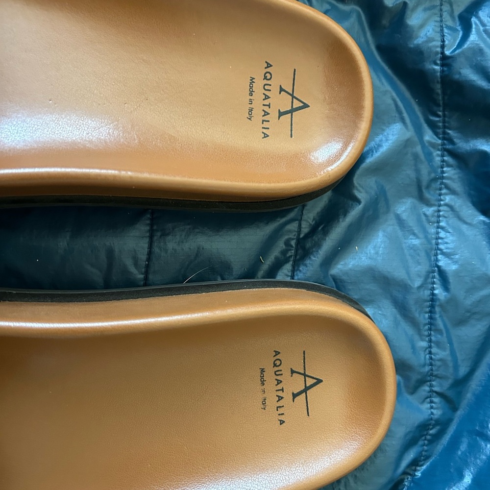 Aquatalia Leather Slide Sandals In A Dark Green And Tan, Size 8 1/2 - Picture 8 of 8